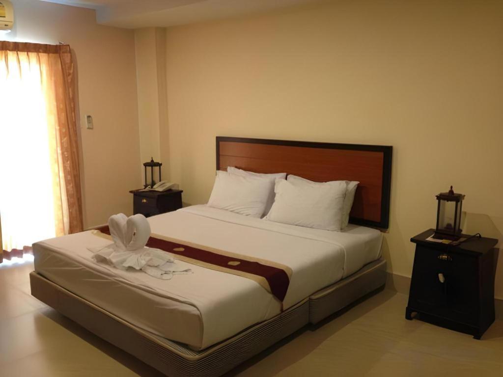 Rayong Lanna Hotel Luaran gambar