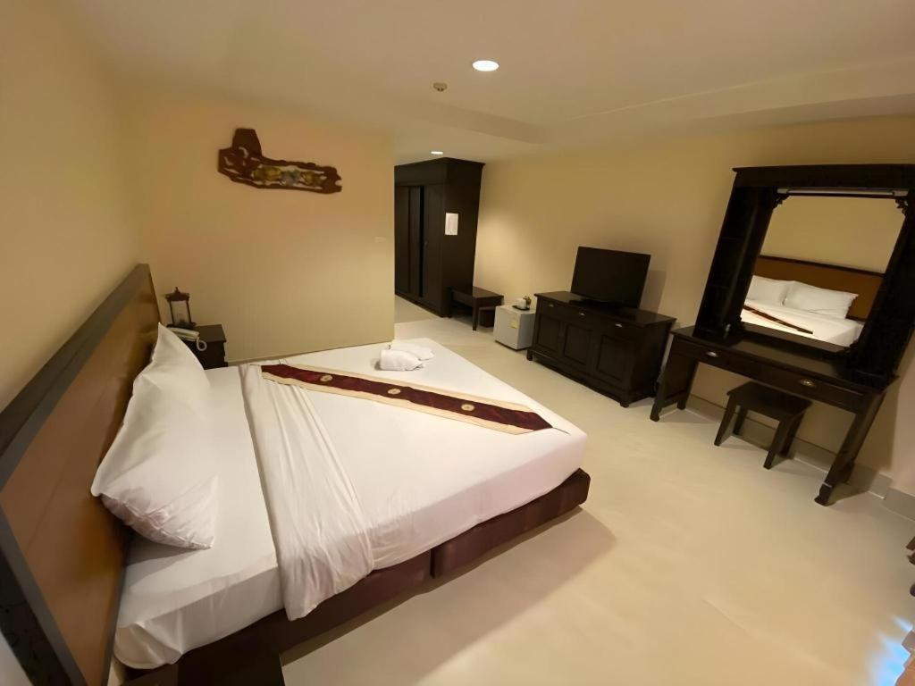 Rayong Lanna Hotel Luaran gambar
