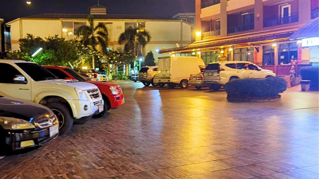 Rayong Lanna Hotel Luaran gambar