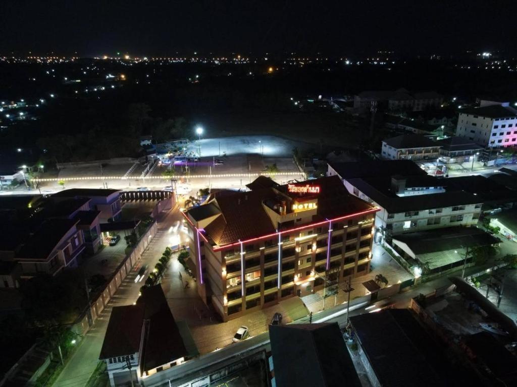 Rayong Lanna Hotel Luaran gambar