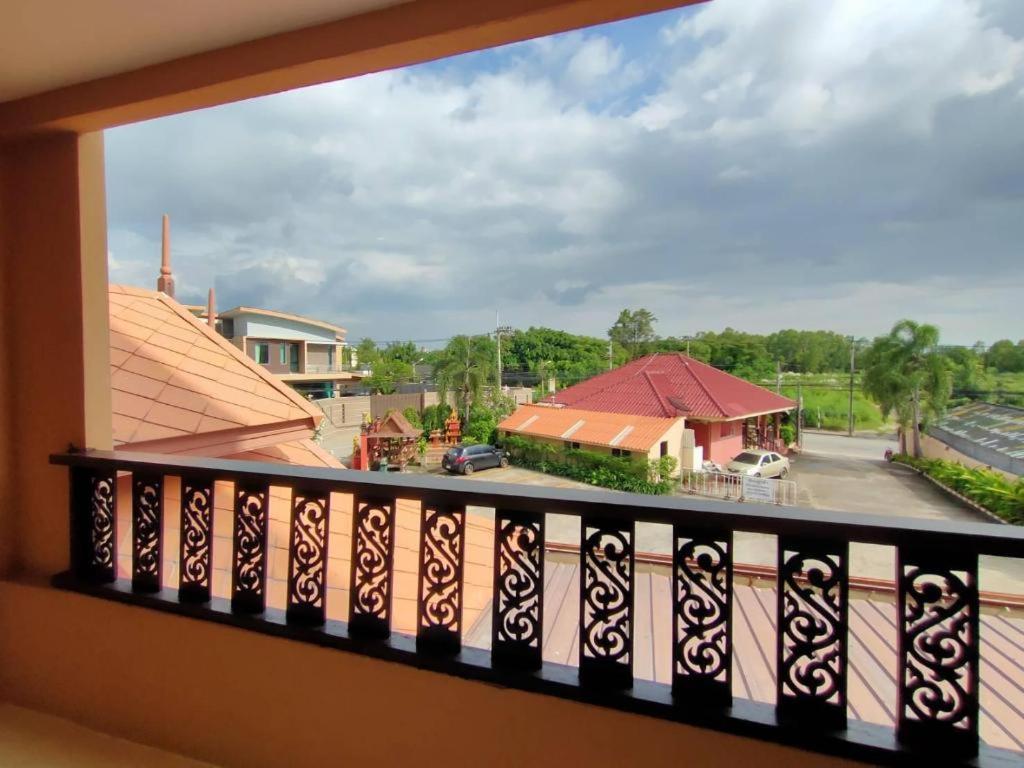 Rayong Lanna Hotel Luaran gambar